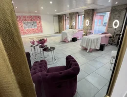 AZ ASSIA BEAUTY LOUNGE