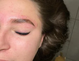 Spécialiste sourcils NBROWS