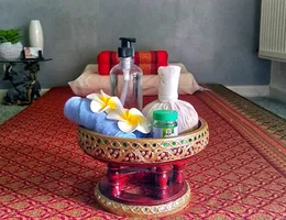 Wandi Thai massage.