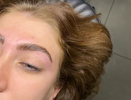 Spécialiste sourcils NBROWS