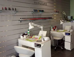 NG NAIL BAR