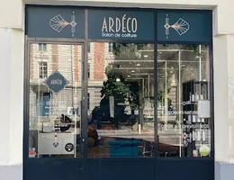 Ardeco spécialiste des cheveux bouclés et des techniques de balayage